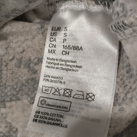 H&M Snake Print Short Sleeve Top White & Gray Small - Picture 7 of 9